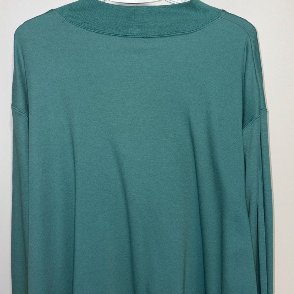 Just Me Turquoise crewneck long sleeve Top - Picture 6 of 7